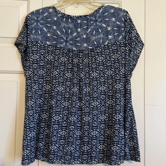 💖 Style & Company variety blue fabrics top. - Picture 4 of 4